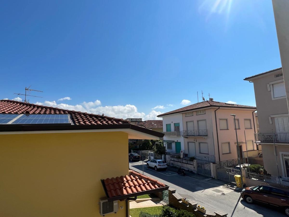 Villa Sophia Mare 1 Lido di Camaiore Zewnętrze zdjęcie